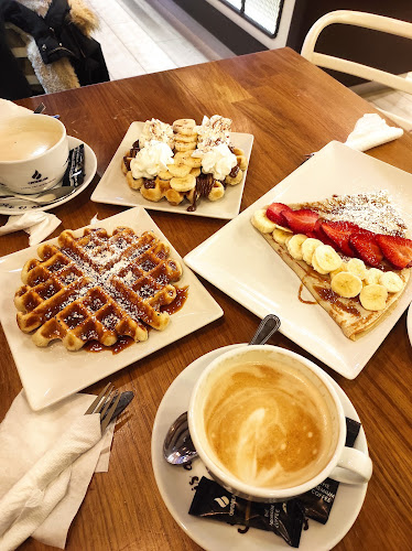 Plaça dels Germans Trillas, 3, 43880 Coma-ruga, Tarragona