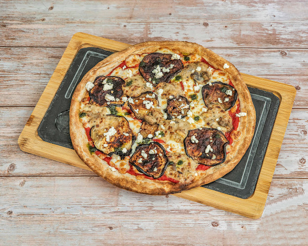 Comes bien - La Nuova Trattoria - Gastronomía y hostelería