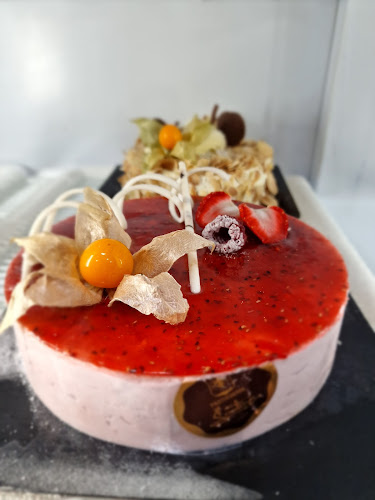 Pastelería Santiga Open Times