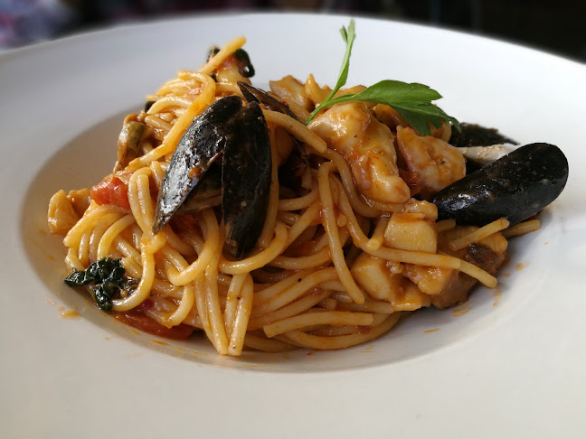 P.º Marítimo Rey de España, 80, 29640 Fuengirola, Málaga