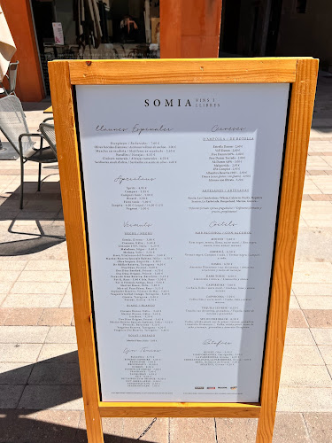 Comments and reviews of Somia Vins i Llibres