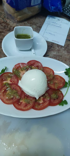 Cafeteria La Cueva Delux Open Times