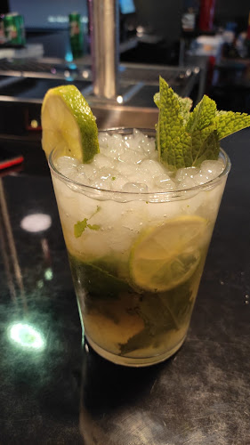 Cinco Estrellas Club Phone number