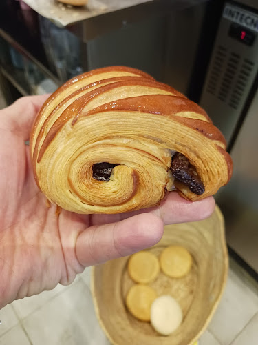 C. Luis de Morales, 30, 41018 Sevilla