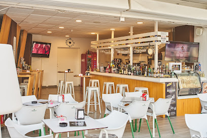 Cafeteria Bonjour Lounge & Bar