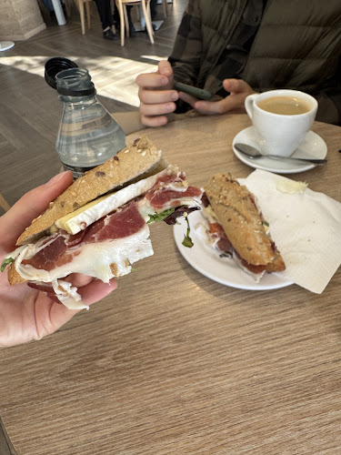 Cafetería Vivari - Gastronomía y hostelería