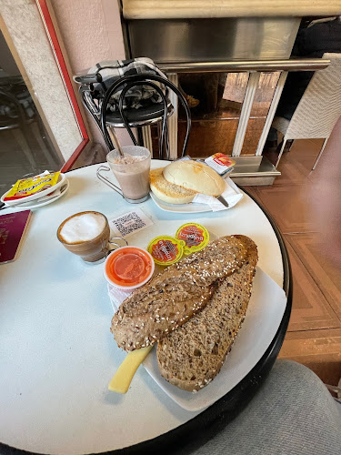 Comments and reviews of Bar Cafetería Alameda