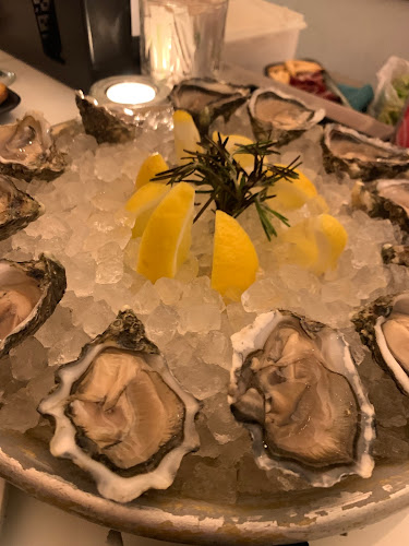La Perla Club - 71 Oysterbar - Gastronomía y hostelería