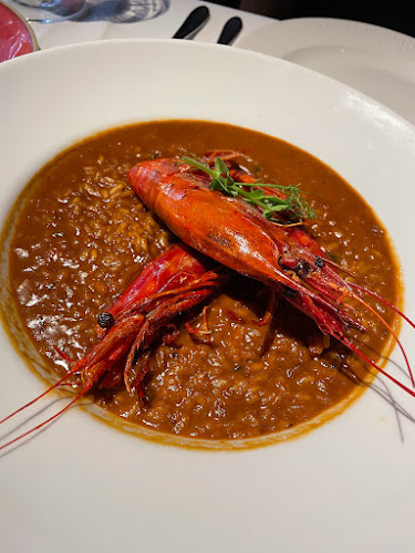 Comments and reviews of Urrechu Velázquez