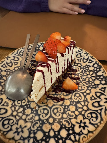 3 RAICES STEAKHOUSE & WINEBAR - Alcalá