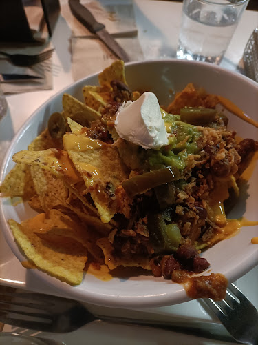 Comments and reviews of Hangar Café