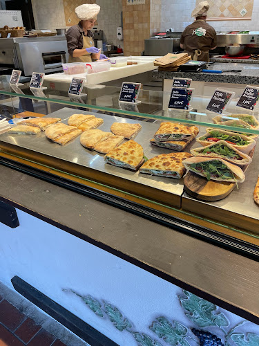 Maestro Pizza & Bocadillos Phone number