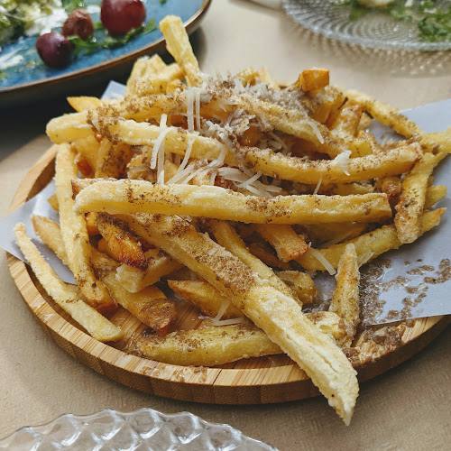 C. Escuelas, 2, Centro, 18001 Granada