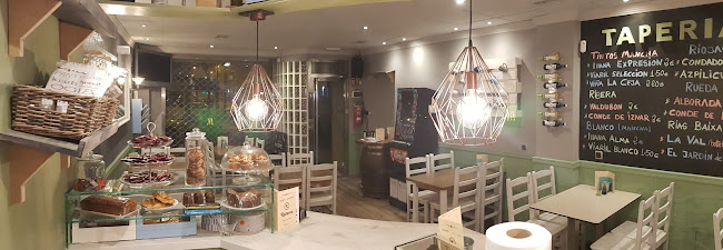 TAPERÍA CAFETERÍA KÁTAME.