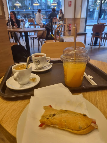 Opinii despre Vivari coffee - Vía Augusta în Barcelona - Gastronomía y hostelería