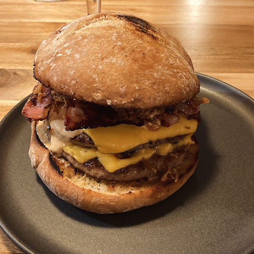 Rúa Manuel Murguía, 12, 15011 A Coruña