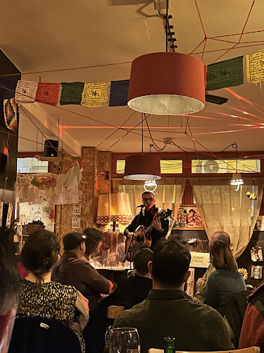 El Refugio Arte y Utopías - Arte - Bar - Gastronomía y hostelería