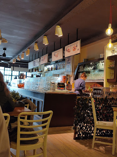 Plaça dels Germans Trillas, 3, 43880 Coma-ruga, Tarragona