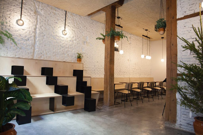 C. de los Reyes, 5, Centro, 28015 Madrid