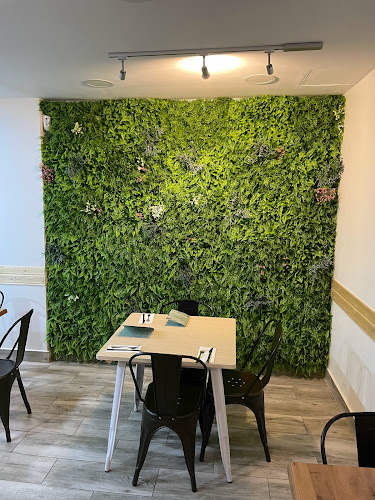 C. Burguete, 28, Fuencarral-El Pardo, 28050 Madrid