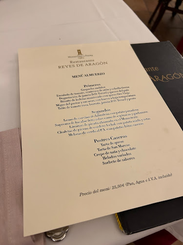 Comments and reviews of Restaurante Reyes de Aragón