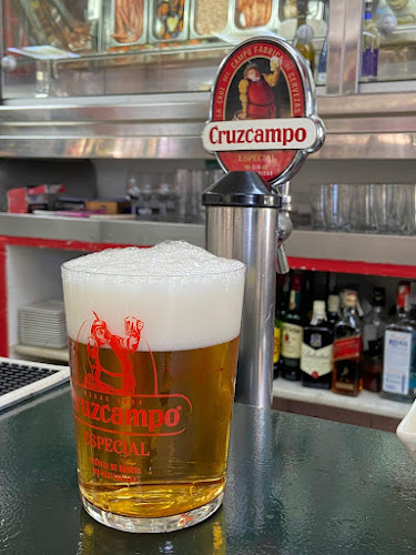 Av. de Llanes, 6, 41008 Sevilla