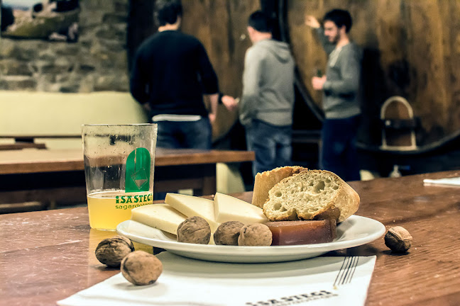 Comentarii opinii despre Isastegi Sagardotegia