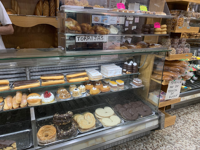 Pasteleria Adeli Croissanteria - Gastronomía y hostelería