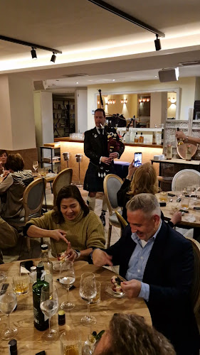 Opinii despre WHISKY CLUB MADRID în Madrid - Gastronomía y hostelería