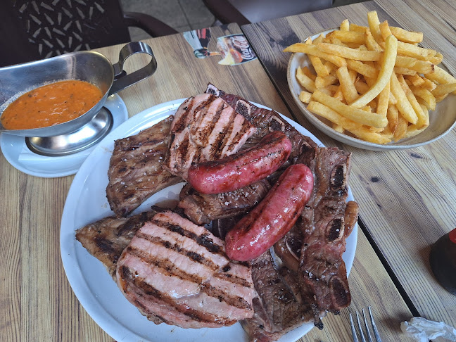 Opinii despre La Llama în O Milladoiro - Gastronomía y hostelería