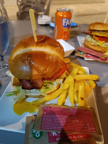 Comentarii opinii despre La Bomba Hamburguesería