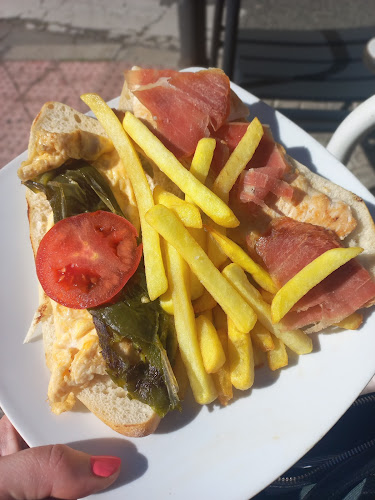 C. Trabajo, 31, 41010 Sevilla