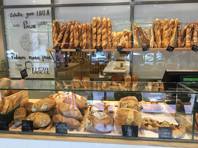 Panadería Mamia Open Times