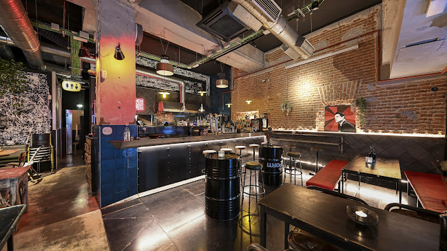 Lynch - Food and Cocktails