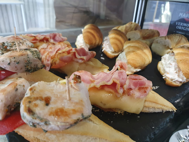 Comments and reviews of Bar María Inés