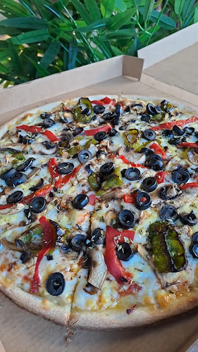 Comments and reviews of Pizzeria Heladeria La Loma