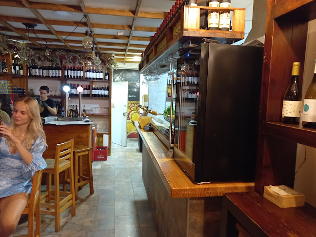 Vinoymás EXPERIENCE Tienda Gourmet•Catas•Club del Vino. - Gastronomía y hostelería