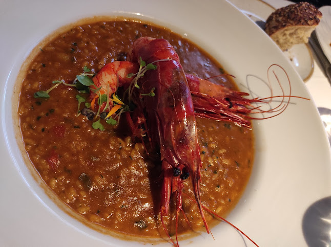 Comments and reviews of Urrechu Velázquez