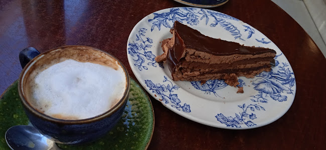 C. Luis de Morales, 30, 41018 Sevilla