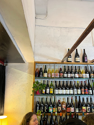 Opinii despre Bendito, Vinos y Vinilos în Madrid - Gastronomía y hostelería