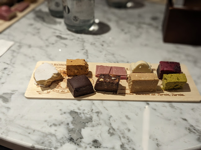 Comentarii opinii despre TIENDA Y MUSEO TORRONS VICENS LAS RAMBLAS