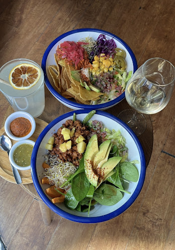 Gallo Santo Gràcia Phone number