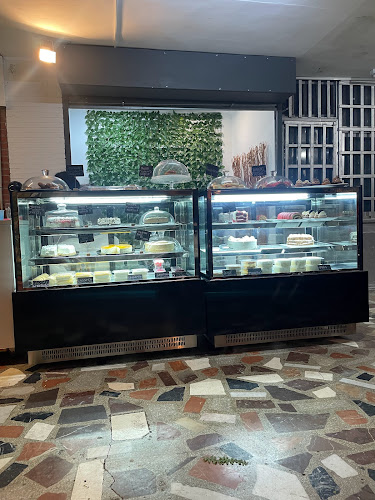 Pl. la Caña, Local 50, 41007 Sevilla