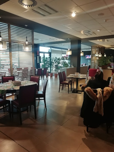 Restaurante Urbe Phone number