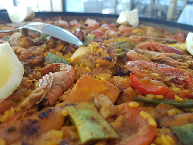 Comments and reviews of Restaurante EL TIMÓN comida mediterranea arroceria terraza frente al mar