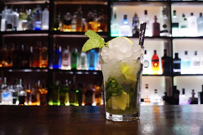 Bare Nostrum Bar Coctelería Gintoniquería Open Times