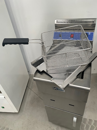 LCH - LOW COST HOSTELERIA Phone number