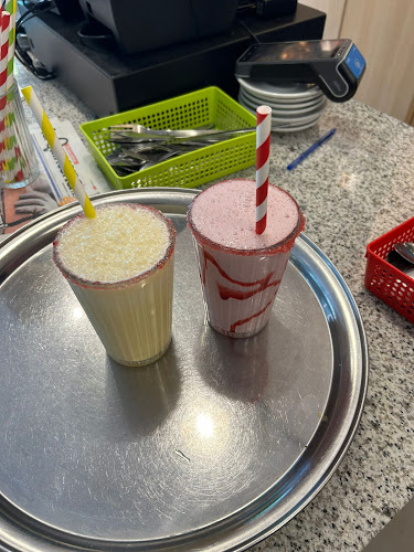 Av. de Miguel Delibes, 80, local 4, Vicálvaro, 28052 Madrid