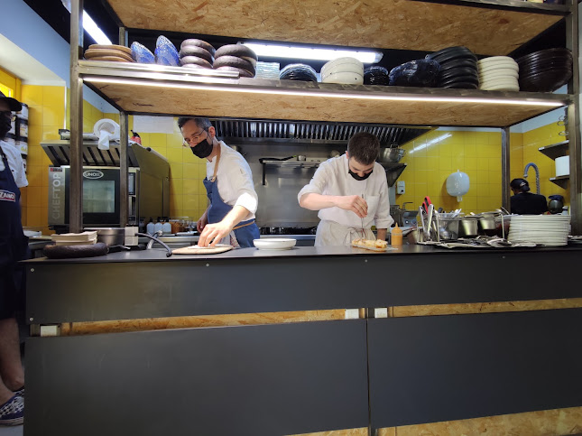 Opinii despre Monocromo vermuteria gastrounderground în Bilbao - Gastronomía y hostelería