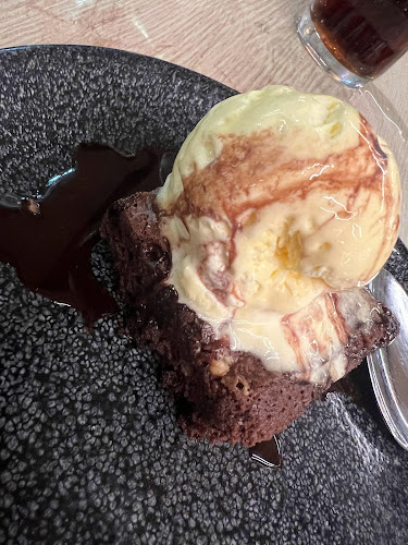 Restaurante Brasayleña La Maquinista - Gastronomía y hostelería